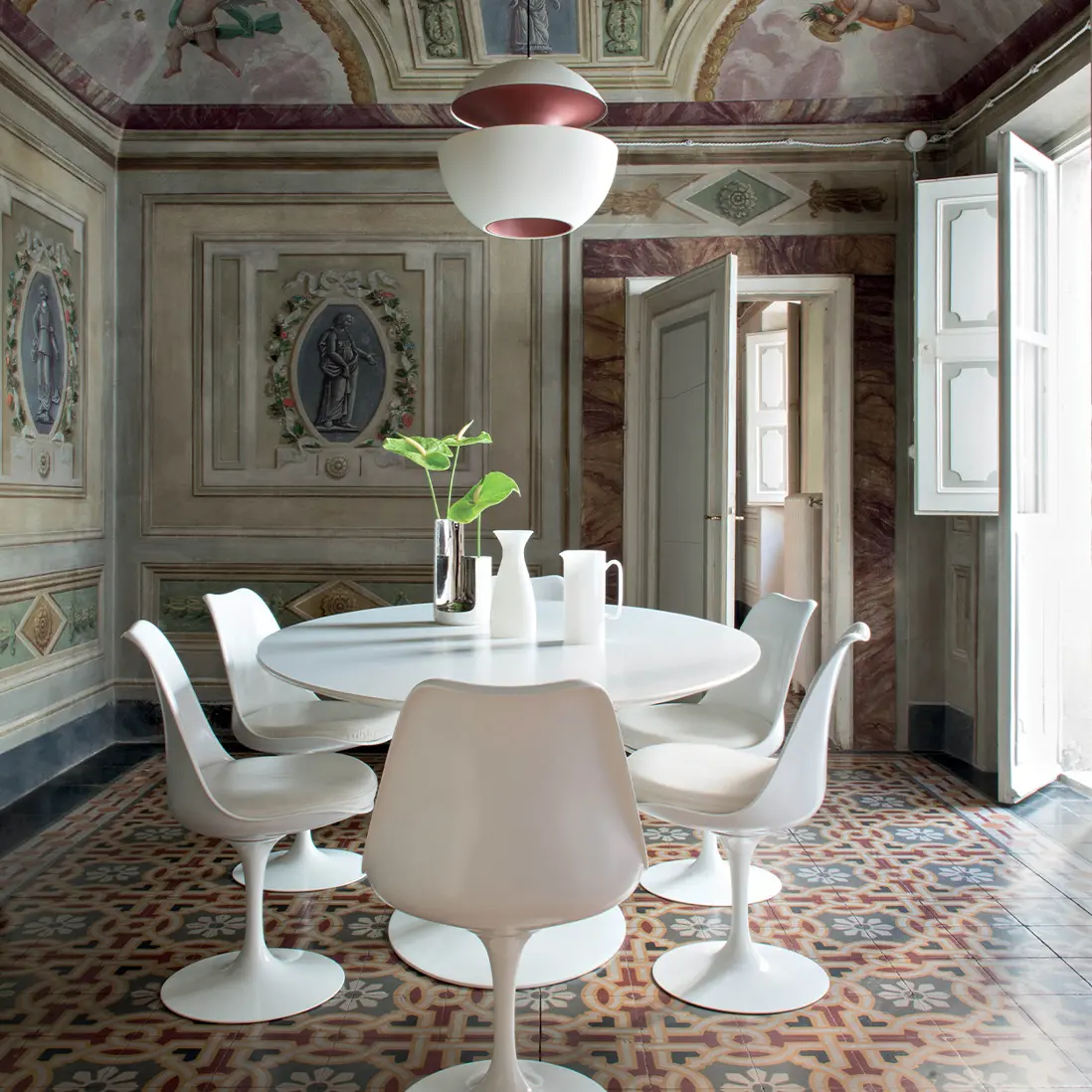Hanglamp van DWC boven eettafel