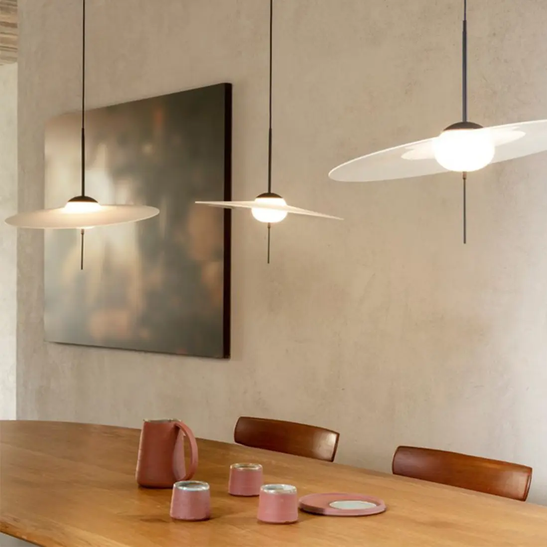Hanglampen Mono boven eettafel