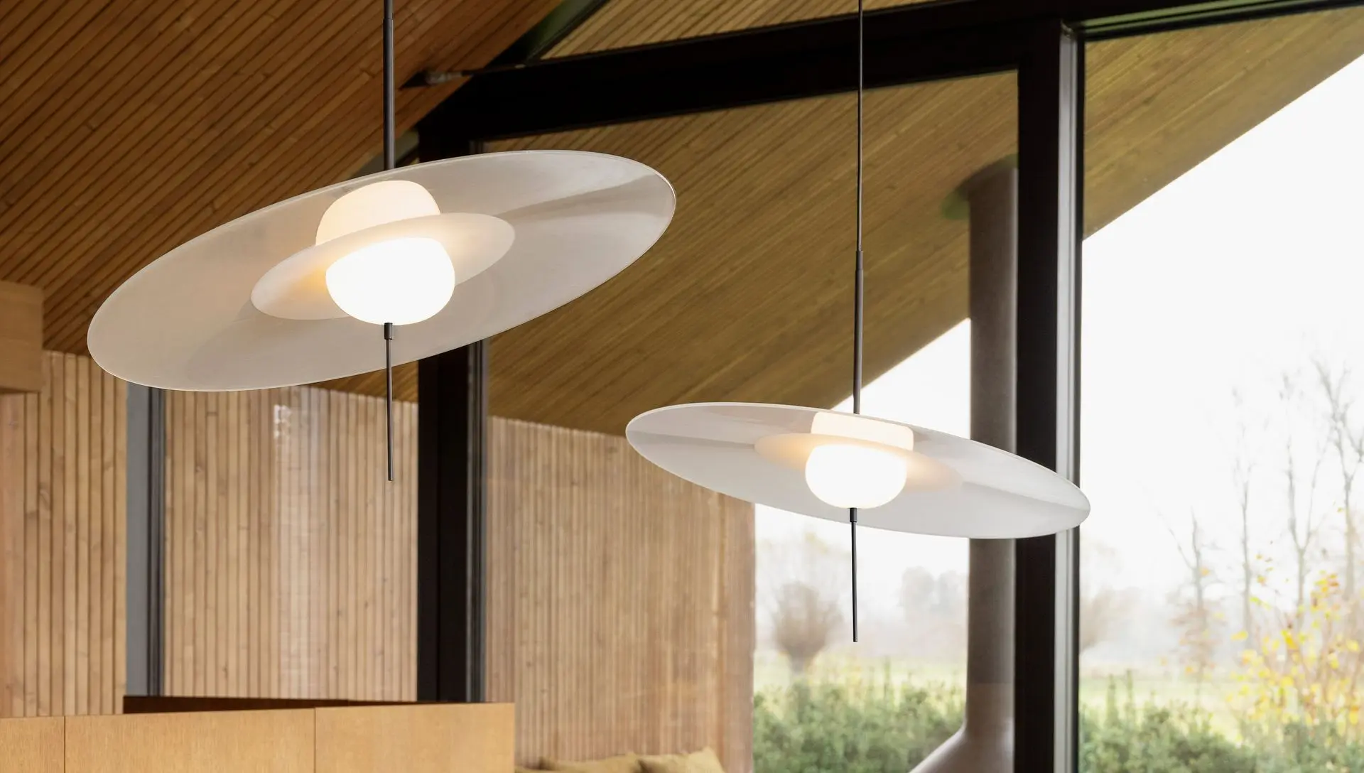 Hanglampen Mono van DWC in residentie