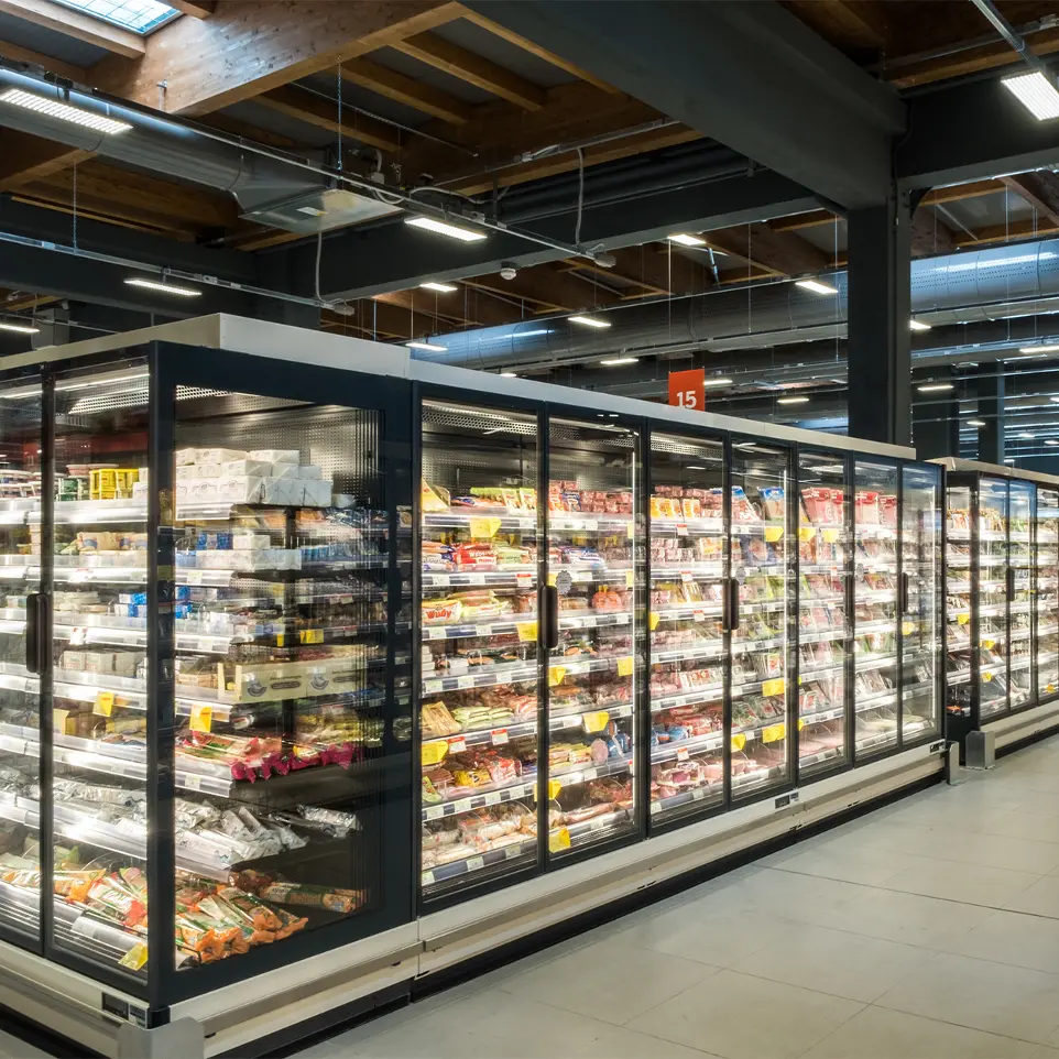 Maxi P plafondverlichting in supermarkt